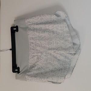 Athleta Run With it Short, size M